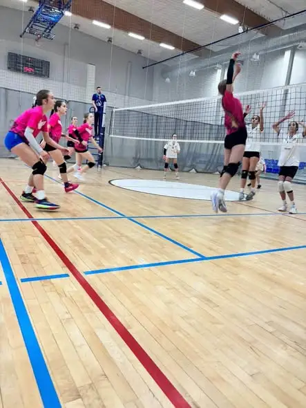 Liga młodziczek w Skarszewach: emocje, tie-breaki i zwycięstwo naszych siatkarek