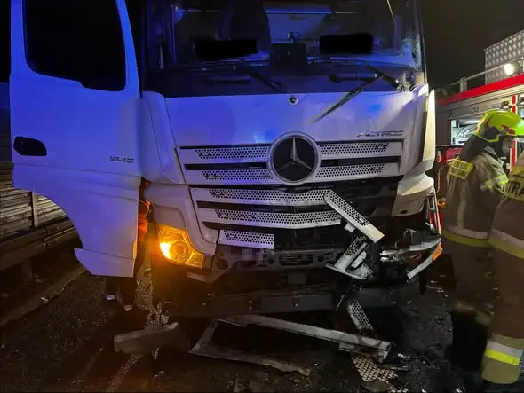Wypadek na autostradzie A1 pod Starogardem Gdańskim. Dwie osoby poszkodowane