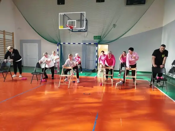 Różowy Październik w Kopytkowie – mieszkańcy ćwiczyli dla profilaktyki